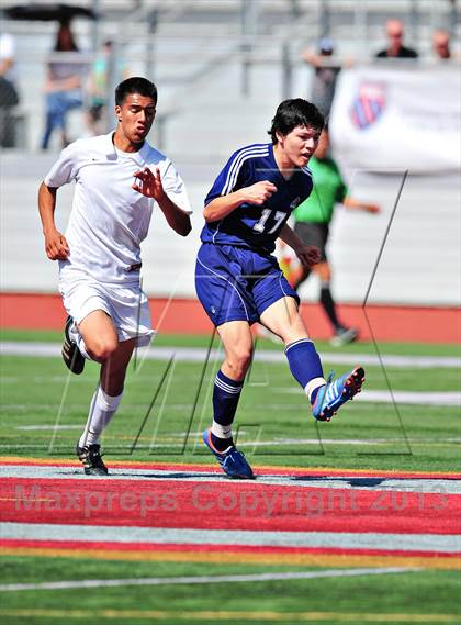 Thumbnail 2 in Lennox Academy vs. Nuview Bridge (CIF SS D7 Final) photogallery.