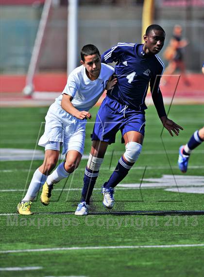 Thumbnail 2 in Lennox Academy vs. Nuview Bridge (CIF SS D7 Final) photogallery.