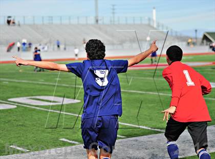 Thumbnail 2 in Lennox Academy vs. Nuview Bridge (CIF SS D7 Final) photogallery.