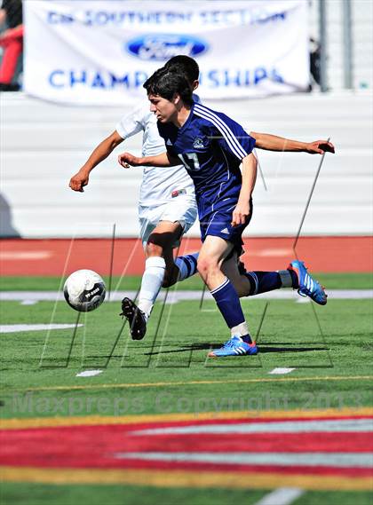 Thumbnail 3 in Lennox Academy vs. Nuview Bridge (CIF SS D7 Final) photogallery.