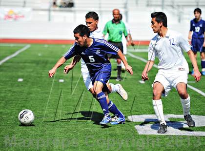 Thumbnail 2 in Lennox Academy vs. Nuview Bridge (CIF SS D7 Final) photogallery.