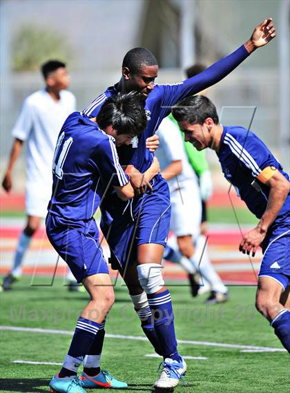 Thumbnail 3 in Lennox Academy vs. Nuview Bridge (CIF SS D7 Final) photogallery.