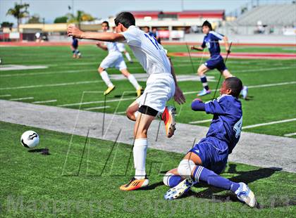 Thumbnail 3 in Lennox Academy vs. Nuview Bridge (CIF SS D7 Final) photogallery.