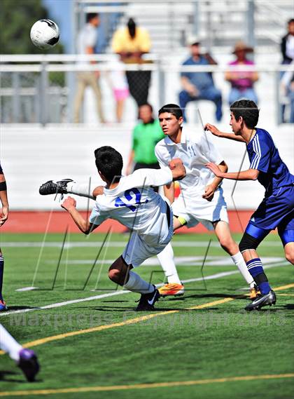 Thumbnail 1 in Lennox Academy vs. Nuview Bridge (CIF SS D7 Final) photogallery.