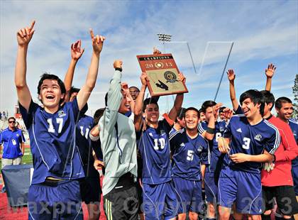 Thumbnail 2 in Lennox Academy vs. Nuview Bridge (CIF SS D7 Final) photogallery.