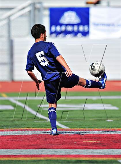 Thumbnail 2 in Lennox Academy vs. Nuview Bridge (CIF SS D7 Final) photogallery.