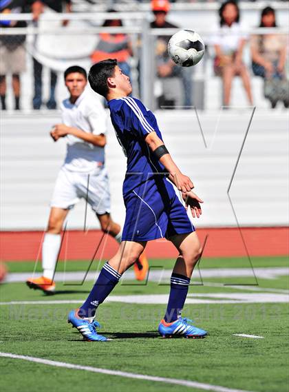 Thumbnail 2 in Lennox Academy vs. Nuview Bridge (CIF SS D7 Final) photogallery.
