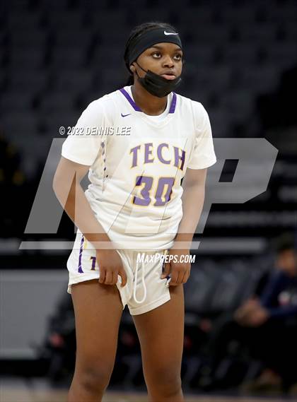 Thumbnail 2 in La Salle @ Oakland Tech (CIF State D3 Final) photogallery.