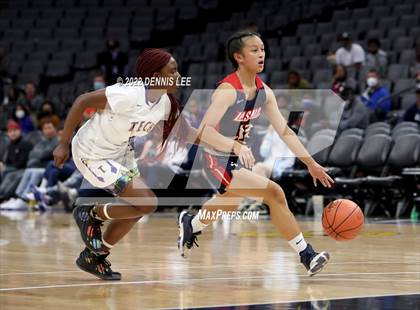 Thumbnail 3 in La Salle @ Oakland Tech (CIF State D3 Final) photogallery.