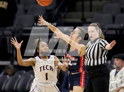 Thumbnail 2 in La Salle @ Oakland Tech (CIF State D3 Final) photogallery.