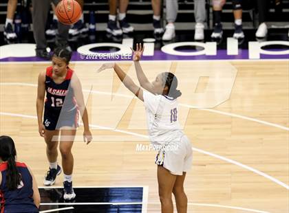 Thumbnail 2 in La Salle @ Oakland Tech (CIF State D3 Final) photogallery.