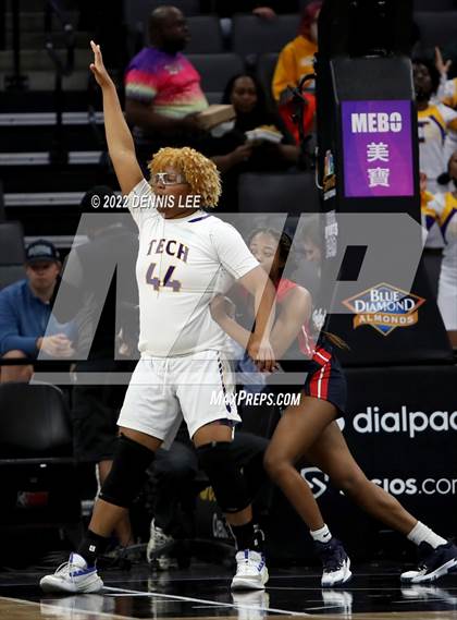 Thumbnail 3 in La Salle @ Oakland Tech (CIF State D3 Final) photogallery.