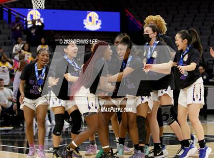 Thumbnail 2 in La Salle @ Oakland Tech (CIF State D3 Final) photogallery.