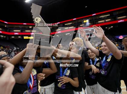 Thumbnail 2 in La Salle @ Oakland Tech (CIF State D3 Final) photogallery.