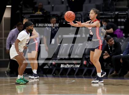Thumbnail 2 in La Salle @ Oakland Tech (CIF State D3 Final) photogallery.