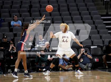 Thumbnail 3 in La Salle @ Oakland Tech (CIF State D3 Final) photogallery.