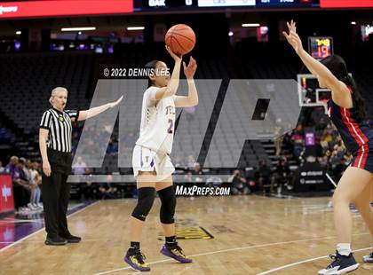Thumbnail 2 in La Salle @ Oakland Tech (CIF State D3 Final) photogallery.