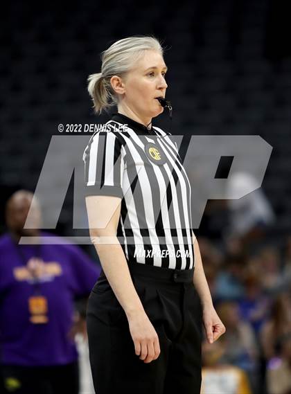 Thumbnail 3 in La Salle @ Oakland Tech (CIF State D3 Final) photogallery.