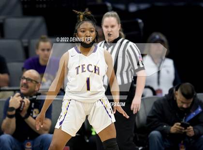 Thumbnail 2 in La Salle @ Oakland Tech (CIF State D3 Final) photogallery.