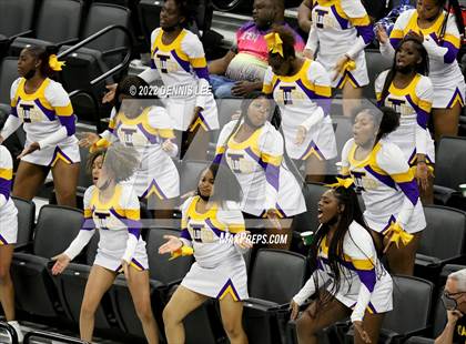 Thumbnail 2 in La Salle @ Oakland Tech (CIF State D3 Final) photogallery.