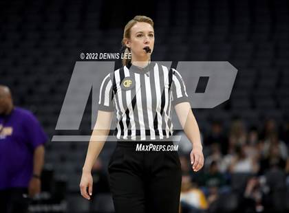 Thumbnail 2 in La Salle @ Oakland Tech (CIF State D3 Final) photogallery.