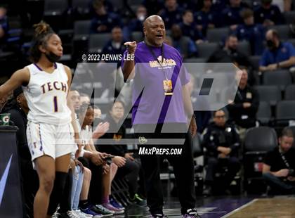 Thumbnail 3 in La Salle @ Oakland Tech (CIF State D3 Final) photogallery.