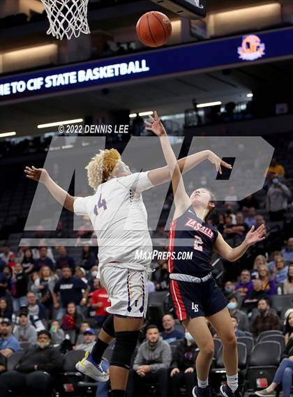 Thumbnail 3 in La Salle @ Oakland Tech (CIF State D3 Final) photogallery.