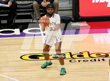 Thumbnail 2 in La Salle @ Oakland Tech (CIF State D3 Final) photogallery.