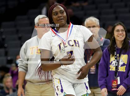 Thumbnail 2 in La Salle @ Oakland Tech (CIF State D3 Final) photogallery.