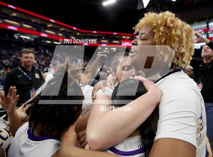 Thumbnail 2 in La Salle @ Oakland Tech (CIF State D3 Final) photogallery.