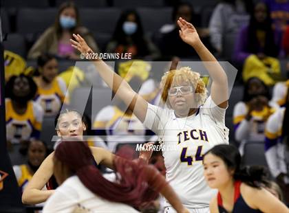 Thumbnail 3 in La Salle @ Oakland Tech (CIF State D3 Final) photogallery.