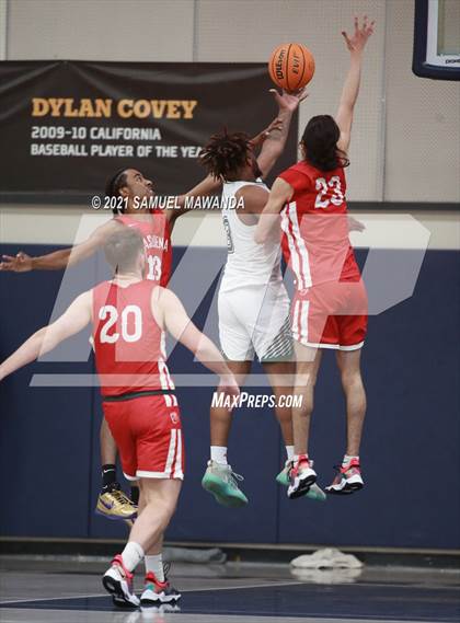 Thumbnail 2 in Pasadena vs Narbonne (19th Annual Rose City Roundball classic ) photogallery.