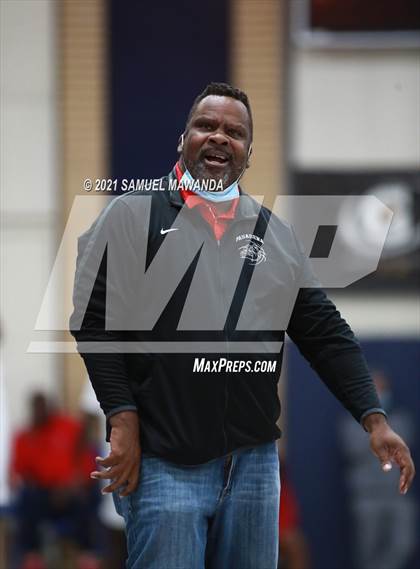 Thumbnail 2 in Pasadena vs Narbonne (19th Annual Rose City Roundball classic ) photogallery.
