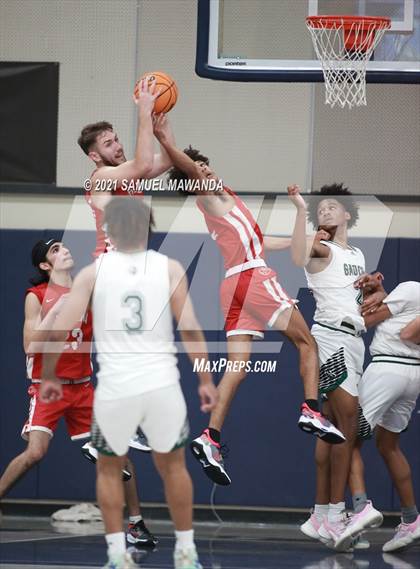 Thumbnail 1 in Pasadena vs Narbonne (19th Annual Rose City Roundball classic ) photogallery.