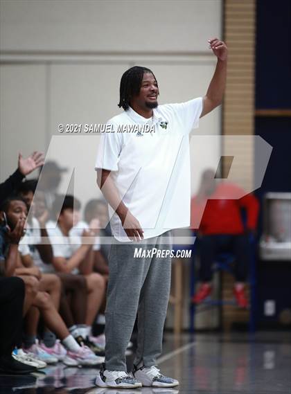 Thumbnail 2 in Pasadena vs Narbonne (19th Annual Rose City Roundball classic ) photogallery.