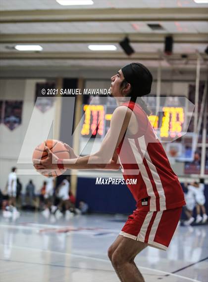 Thumbnail 2 in Pasadena vs Narbonne (19th Annual Rose City Roundball classic ) photogallery.