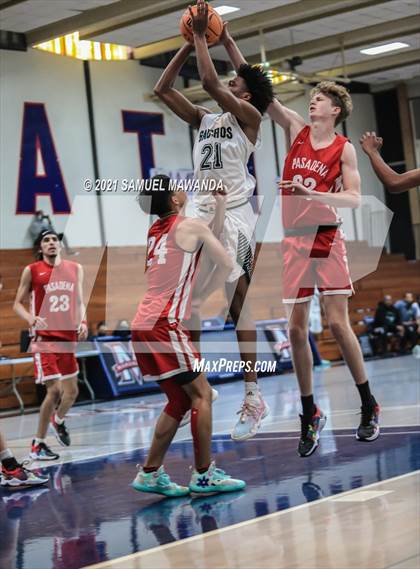 Thumbnail 1 in Pasadena vs Narbonne (19th Annual Rose City Roundball classic ) photogallery.