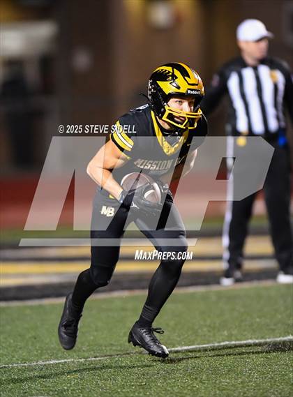 Thumbnail 2 in San Diego vs Mission Bay (CIF SDS D2 Semifinal) photogallery.