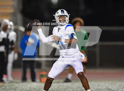 Thumbnail 2 in San Diego vs Mission Bay (CIF SDS D2 Semifinal) photogallery.
