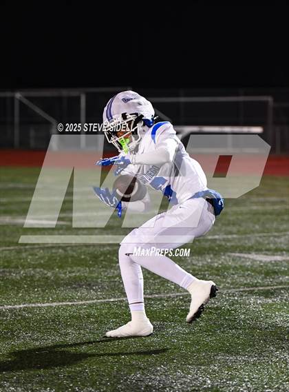 Thumbnail 3 in San Diego vs Mission Bay (CIF SDS D2 Semifinal) photogallery.