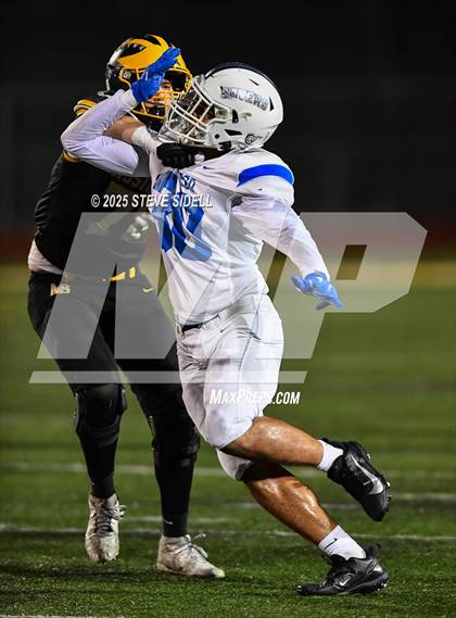 Thumbnail 2 in San Diego vs Mission Bay (CIF SDS D2 Semifinal) photogallery.