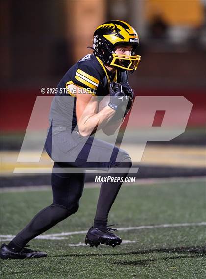 Thumbnail 2 in San Diego vs Mission Bay (CIF SDS D2 Semifinal) photogallery.