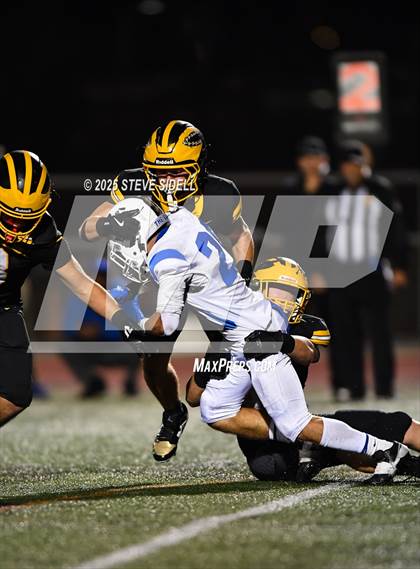 Thumbnail 2 in San Diego vs Mission Bay (CIF SDS D2 Semifinal) photogallery.