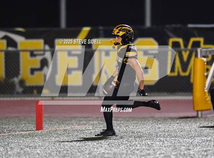 Thumbnail 3 in San Diego vs Mission Bay (CIF SDS D2 Semifinal) photogallery.