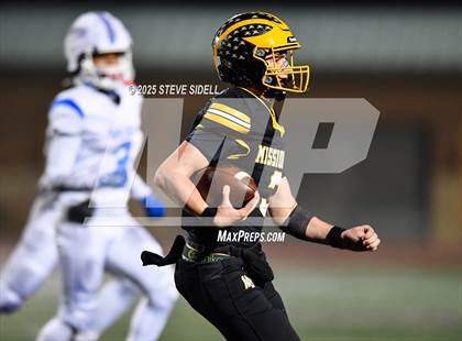Thumbnail 2 in San Diego vs Mission Bay (CIF SDS D2 Semifinal) photogallery.
