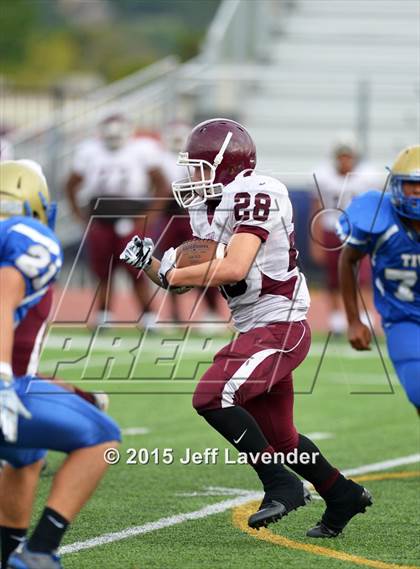 Thumbnail 1 in Tivy vs. Lockhart photogallery.