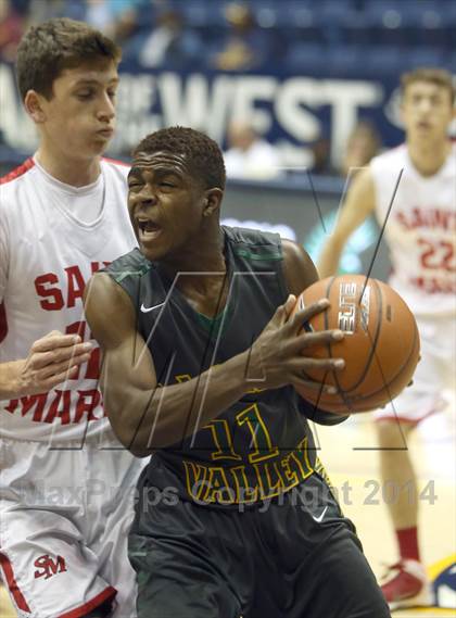 Thumbnail 3 in Castro Valley vs. Saint Mary's photogallery.