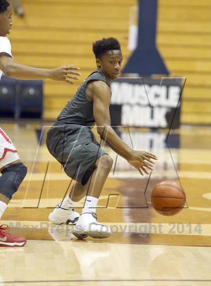 Thumbnail 2 in Castro Valley vs. Saint Mary's photogallery.