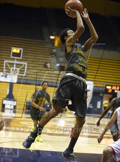 Thumbnail 2 in Castro Valley vs. Saint Mary's photogallery.