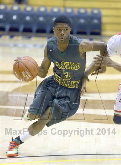 Thumbnail 3 in Castro Valley vs. Saint Mary's photogallery.
